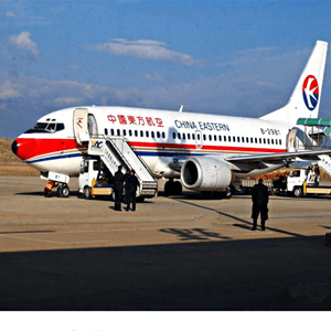 丹东空运公司航空快运业稳步发展的原因是什么？